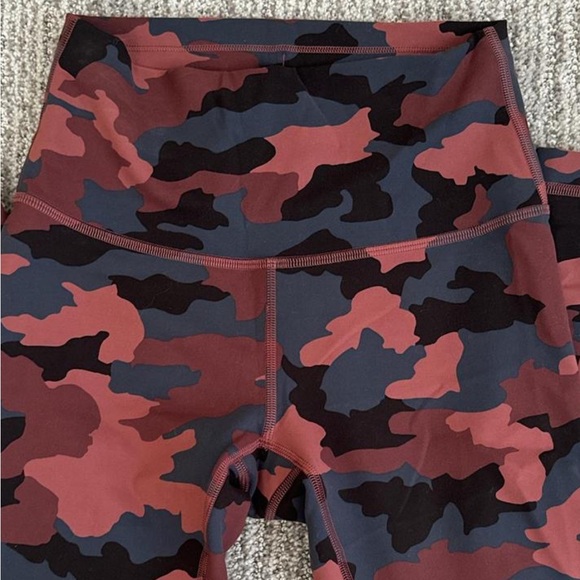 Lululemon Wunder train high rise tight size 4 - Picture 1 of 3